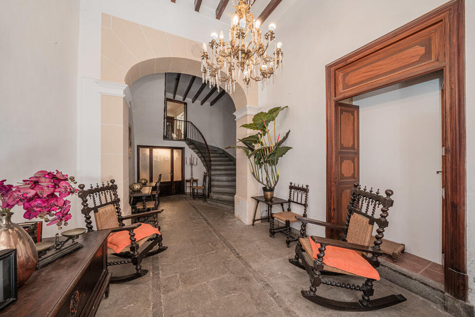 Traditionelles Herrenhaus mit eleganten Café und Pool in Sóller