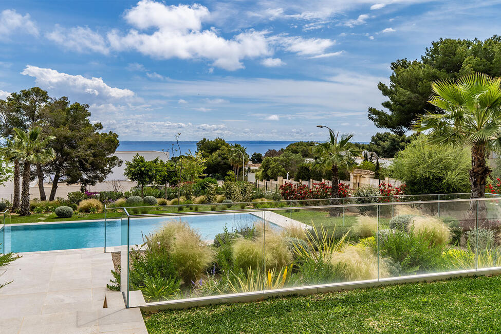 Neubau-Luxusvilla mit wunderschönem Meerblick in Sol de Mallorca