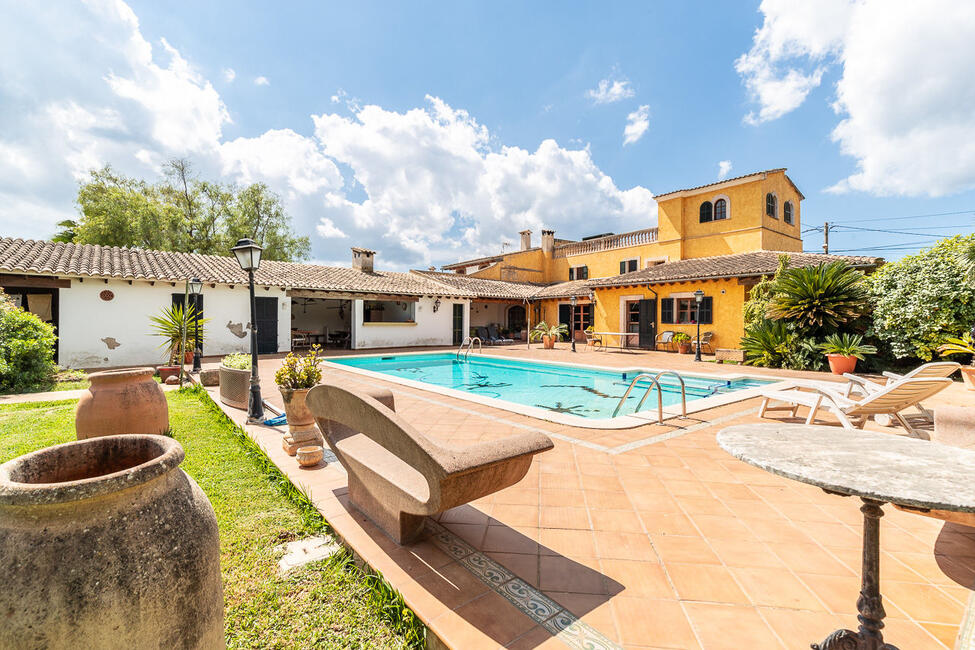 Renovated finca with salt water pool in Santa Maria del Cami