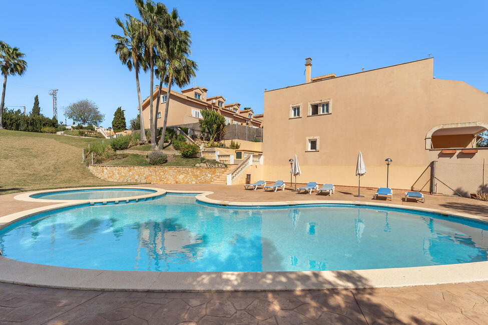 Attraktives Reihenhaus mit Gemeinschaftspool in Strandnähe in San Agustin