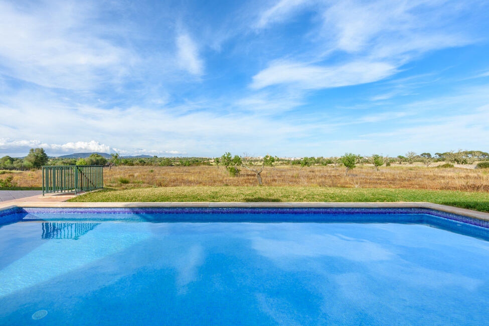 Rustikale Finca mit Pool unweit vom Strand in Santanyi