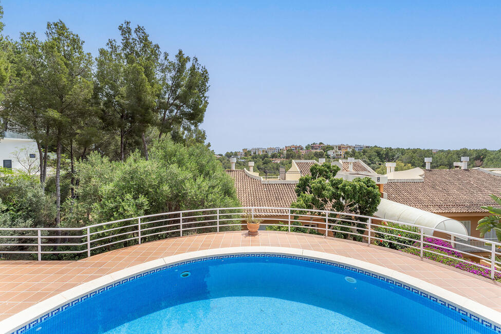 Schönes Apartment mit Gemeinschaftspool neben dem Golfplatz in Bendinat