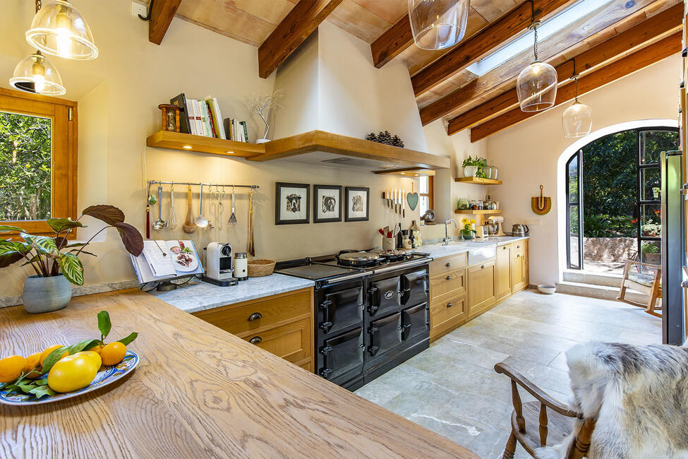 Charming finca with guest house and mountain views near Sóller