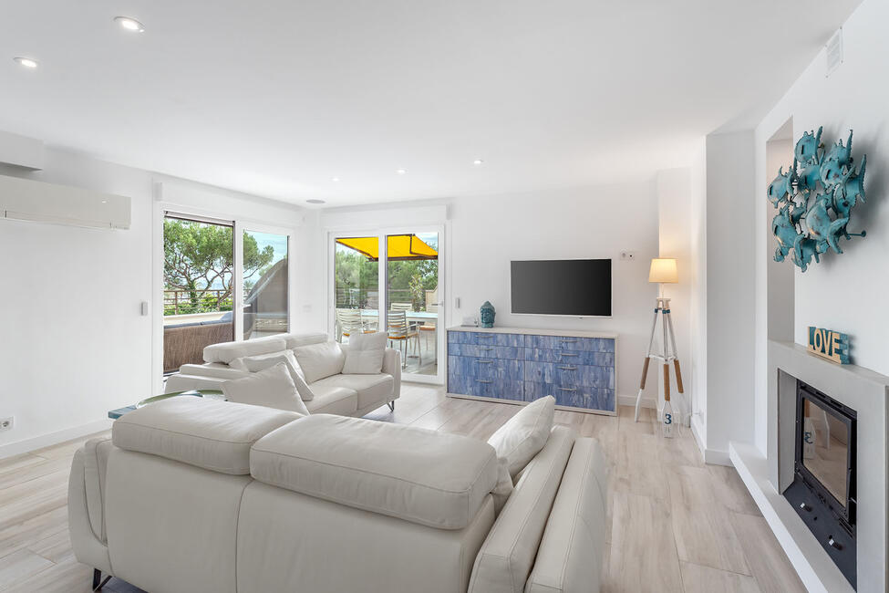 Renoviertes Erdgeschoss-Apartment mit Teilmeerblick in Portals Nous