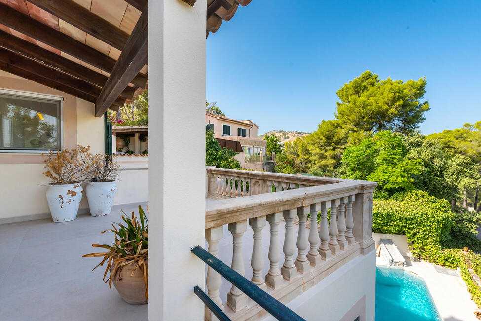 Mediterrane Villa mit Pool, Teilmeerblick und Gästeapartment in Genova