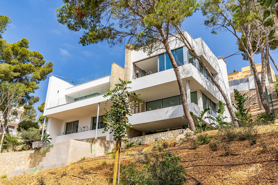 Luxuriöse Neubau-Villa mit Pool und Meerblick in Santa Ponsa