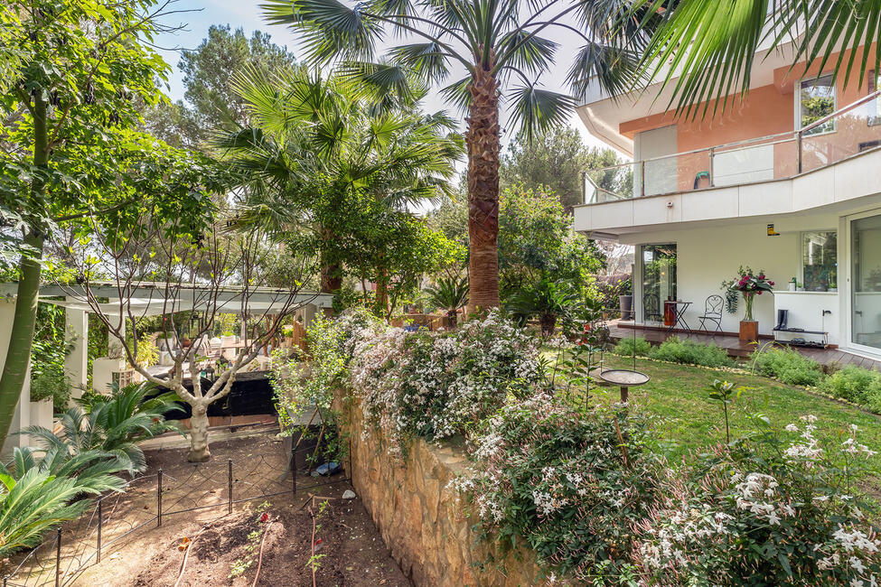 Fantastic ground floor apartment with garden and sunny terraces in Sol de Mallorca