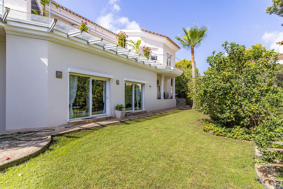 Moderne Designer-Villa mit tollem Weitblick auf die Bucht von Santa Ponsa