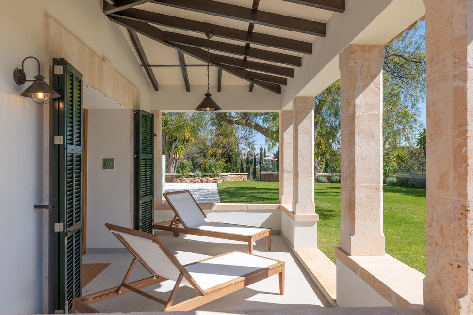 Preciosa casa señorial con piscina rodeada de exuberante naturaleza en Génova