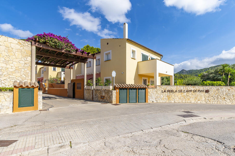 Tolles Reiheneckhaus fussläufig zum Strand in Golfanlage von Camp de Mar