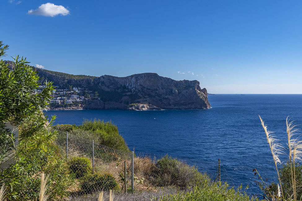 Luxuriöse Villa mit Ferienvermietungslizenz und Bootshaus in Puerto Andratx