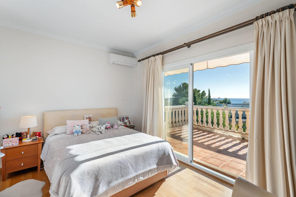 Fantastische Villa mit Gästeapartment und Teilmeerblick in Costa d’en Blanes