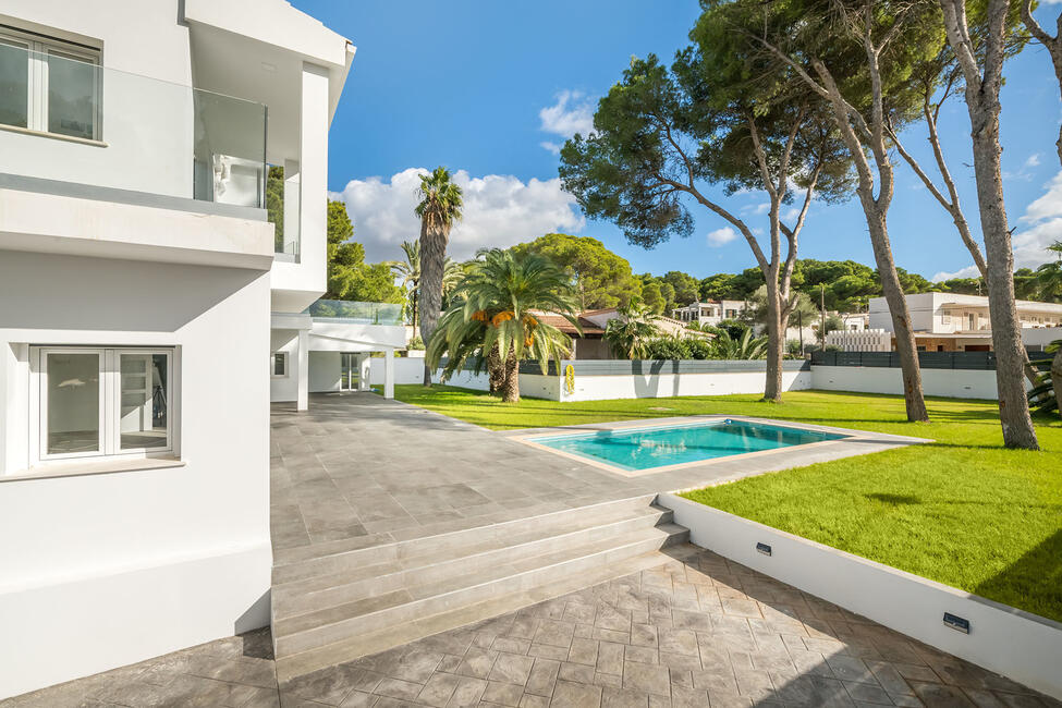 Moderne freistehende Villa mit Pool an der Playa de Palma