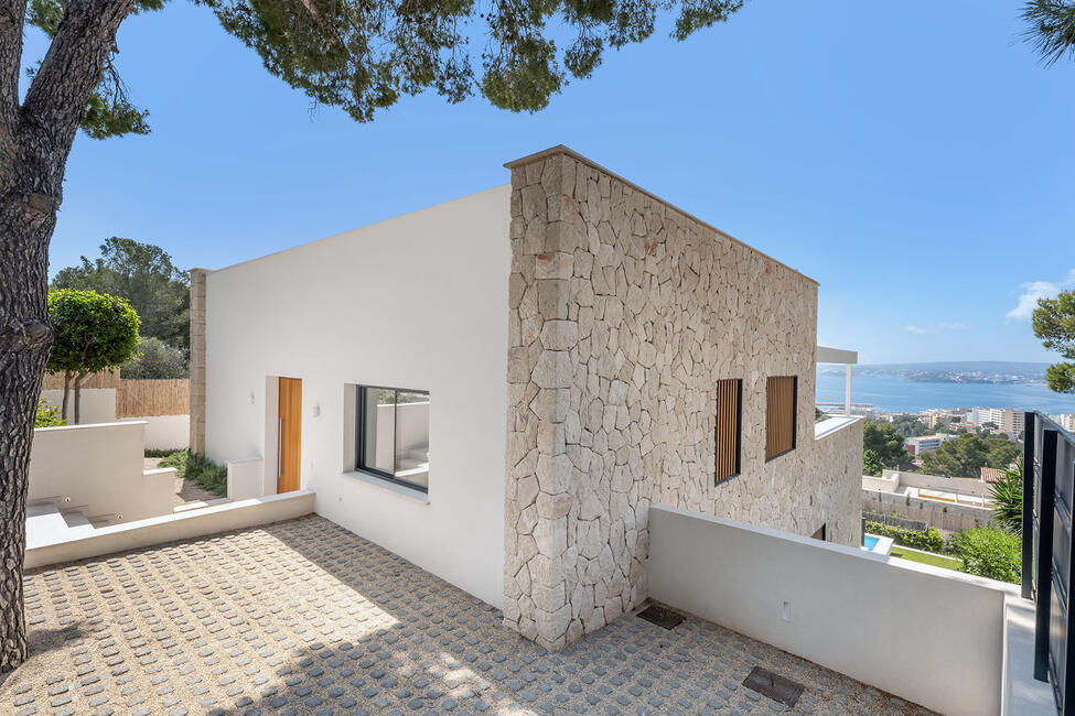 Elegant newly built villa with fantastic sea views in Portals Nous