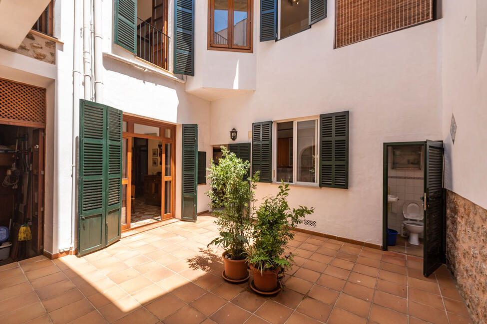 Charmantes Stadthaus mit Terrasse in zentraler Lage von Soller