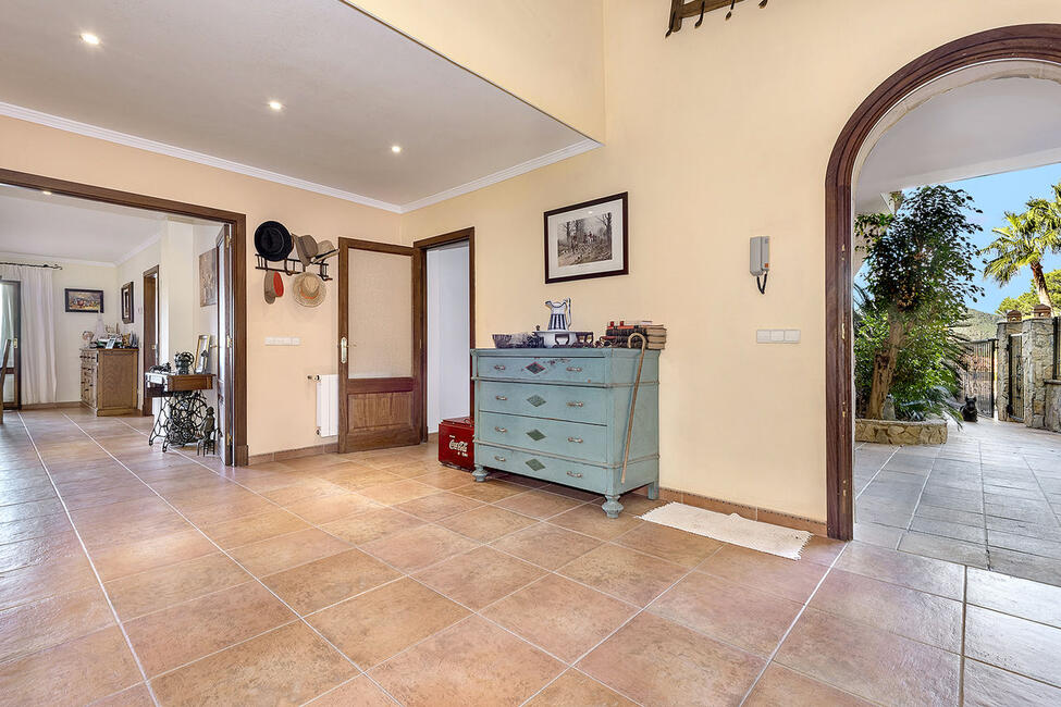 Traditionelle Meerblick-Villa mit Pool in Camp de Mar