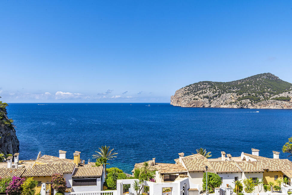 Luxuriöse Villa mit Pool und spektakulärem Meerblick in Camp de Mar