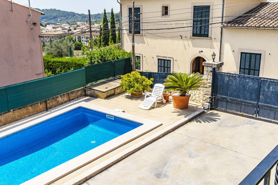 Chalet rústico con piscina de agua salada y jardín en Alaró