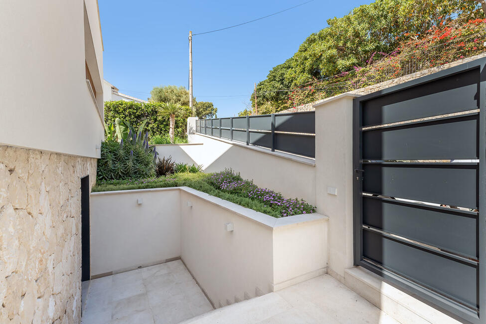 Moderna villa de nueva construcción con piscina e impresionantes vistas al mar en Portals Nous