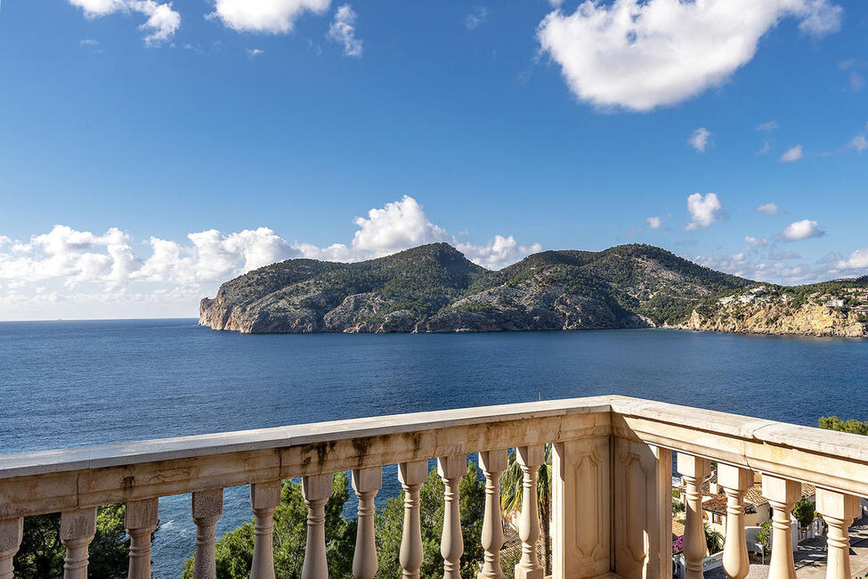 Traditionelle Meerblick-Villa mit Pool in Camp de Mar