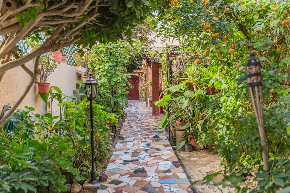 Traditionelles Stadthaus in Meeresnähe mit Garten in El Molinar