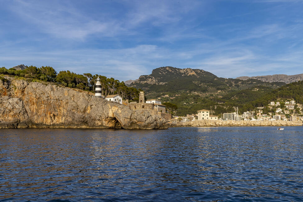 Tolles Maisonette-Apartment mit fantastischem Hafen- und Bergblick in Puerto Sóller