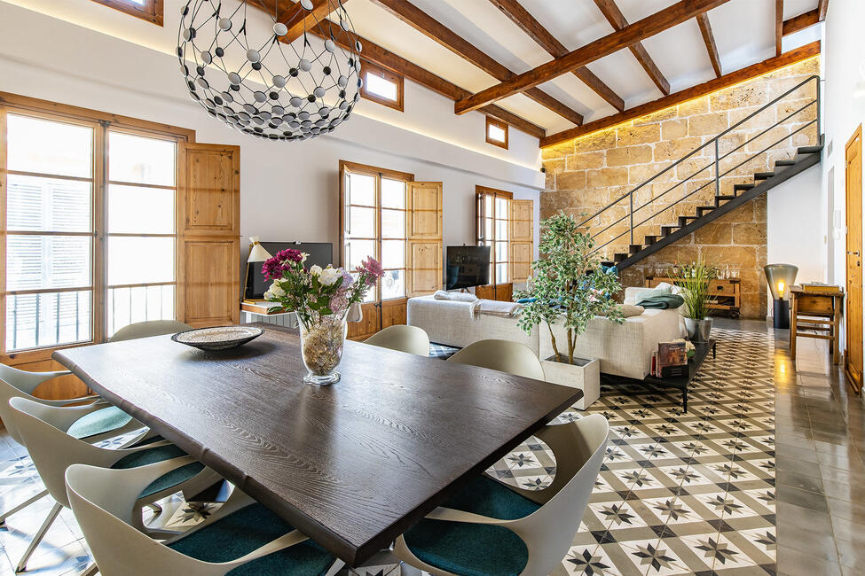 Stylish old town penthouse with roof terrace and garage in Palma
