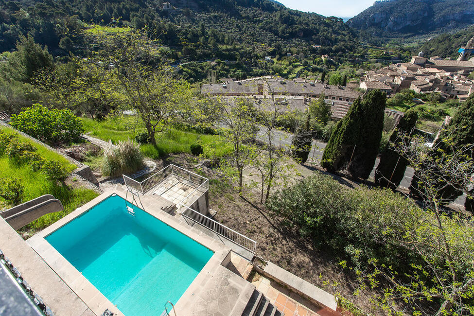 Manor house with vacation license, pool and tennis court in Valldemossa