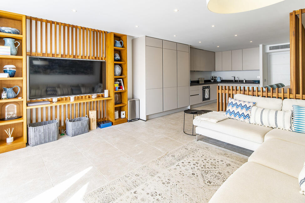 Top-renoviertes Duplex-Apartment mit schönem Hafenblick in Puerto Andratx