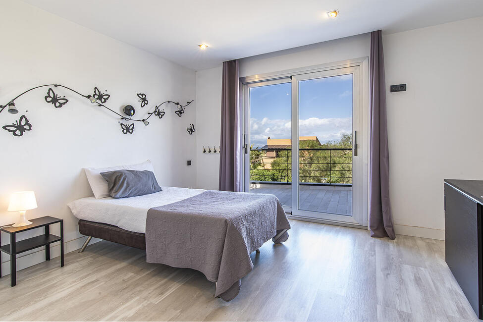 Moderne Villa mit Pool und Ferienvermietungslizenz in Sa Torre