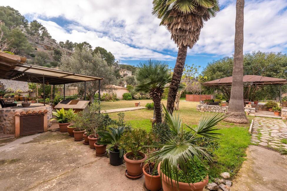 Fabelhafte, renovierte Finca mit Pool und Bergblick in Sóller