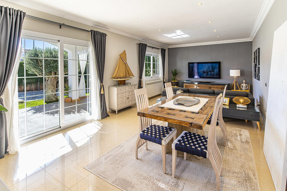 Excellent villa with beautiful pool and garden in Sa Torre