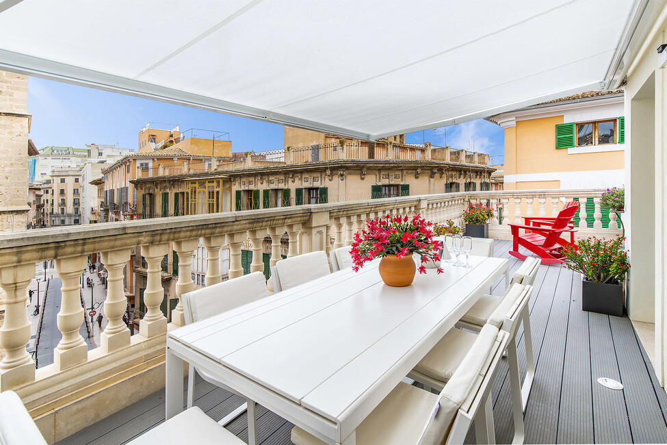 Luxus-Stadthaus mit Dachterrasse und Pool in Palmas Altstadt