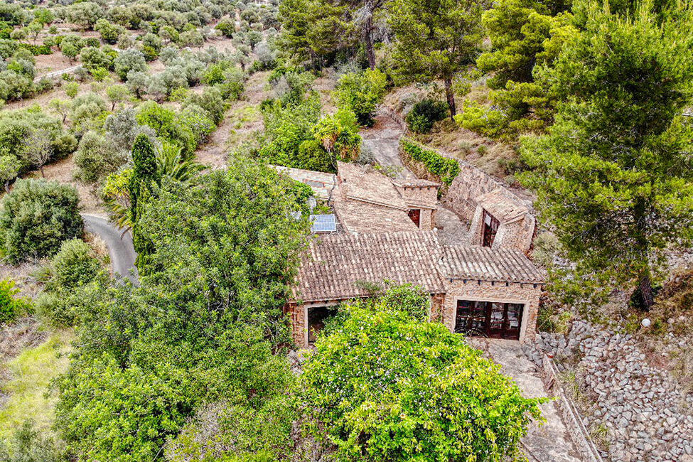 Einzigartige, in die Natur eingebettete Finca in Andratx