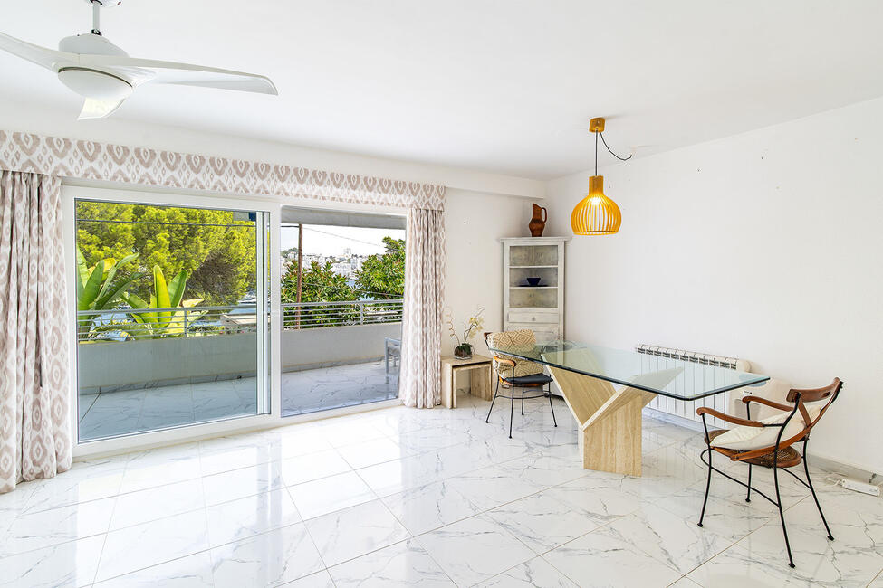 Attraktives Apartment mit Gemeinschaftspool in 1. Meereslinie von Santa Ponsa