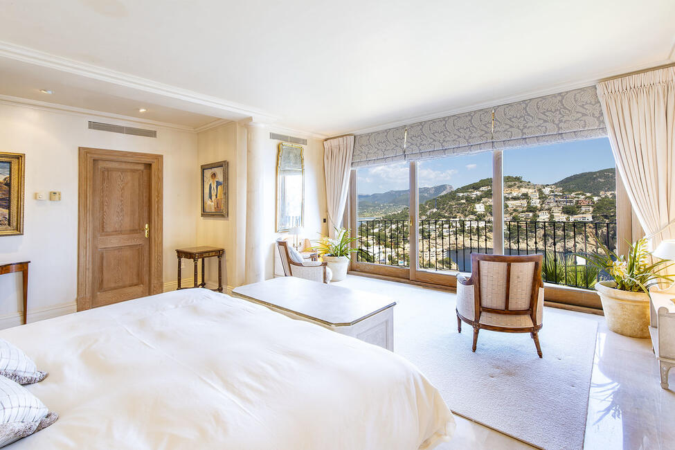 Einzigartige Luxusvilla mit unvergleichbarem Meer- und Hafenblick in Puerto Andratx