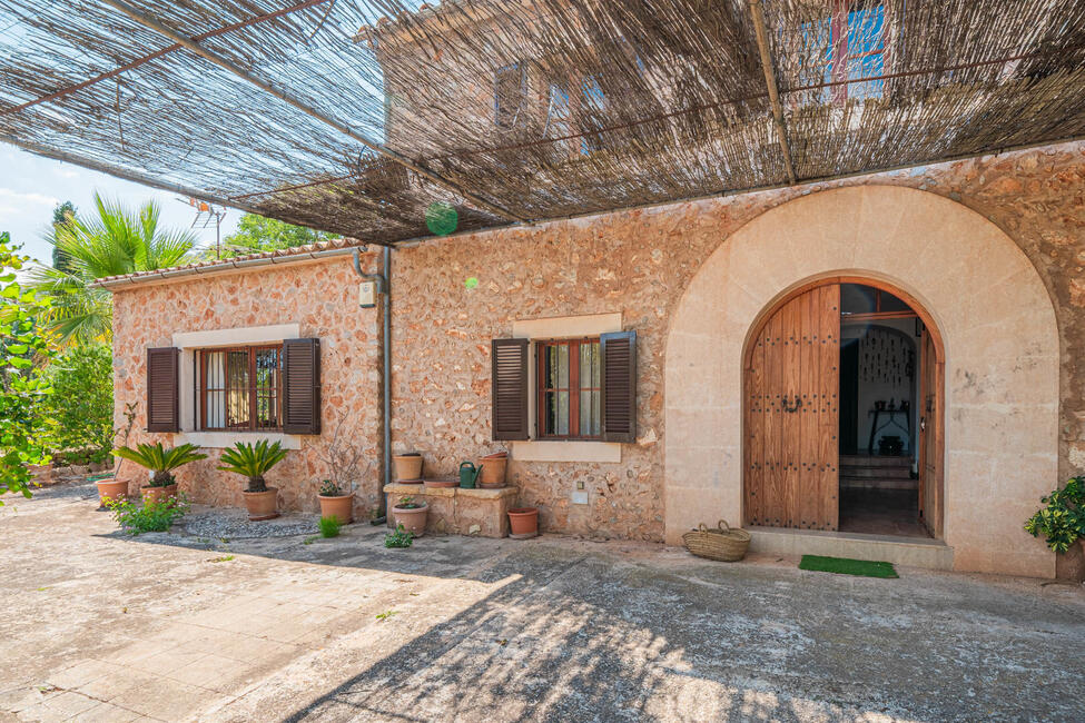 Renovierungsbedürftige Finca mit 9.6 ha Land in ruhiger Lage bei Alaro