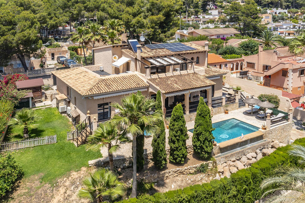 Gepflegte Villa mit Pool und fussläufig zum Meer Costa de la Calma