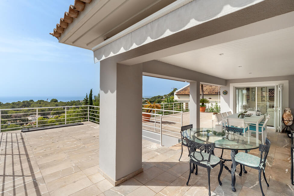 Elegante Villa mit Pool und tollem Meerblick in Bendinat