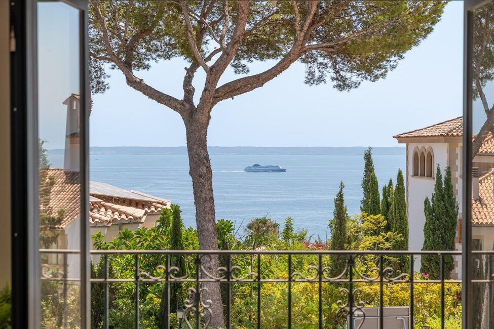 Geräumige Villa mit Meerblick und herrlichem Pool in Cas Catala