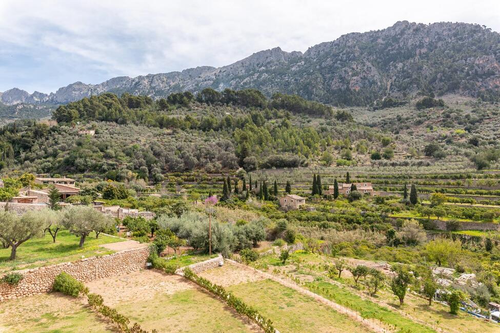 Exclusive new buildDetached house in the middle of the Tramontana mountains in Fornalutx