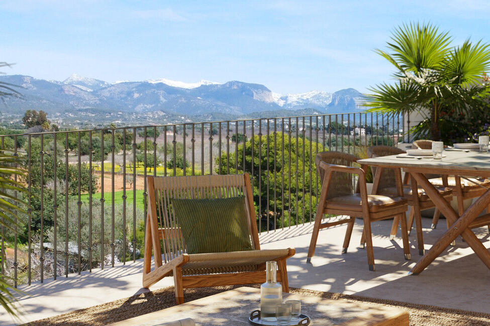 Schönes, renoviertes Stadthaus mit Pool und Bergblick in Santa Maria
