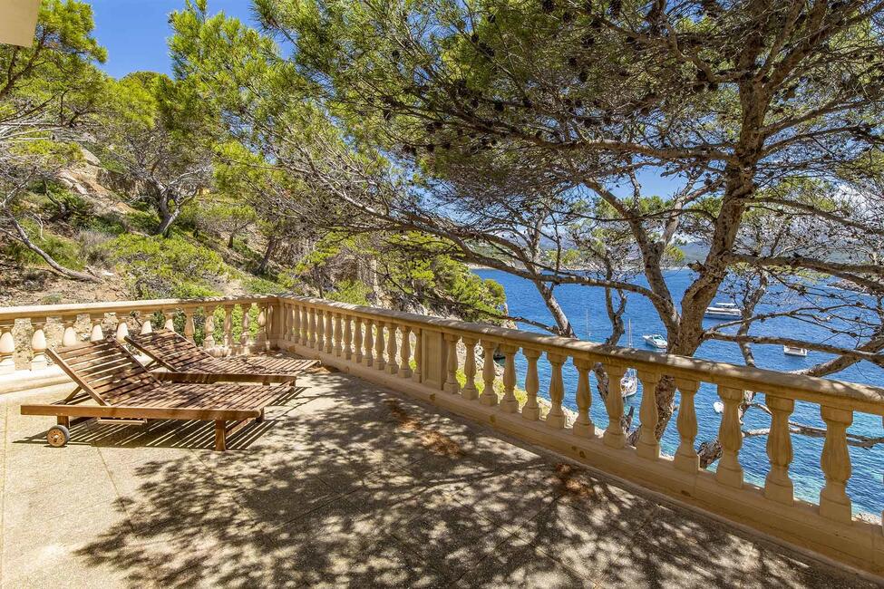 Mediterrane Villa in erster Linie mit Meereszugang in Puerto Andratx