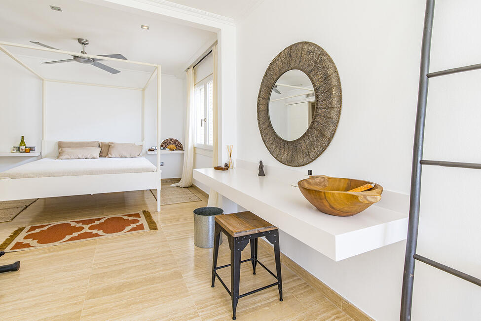 Exklusive Villa mit Pool und wunderschönem Meerblick in Bendinat