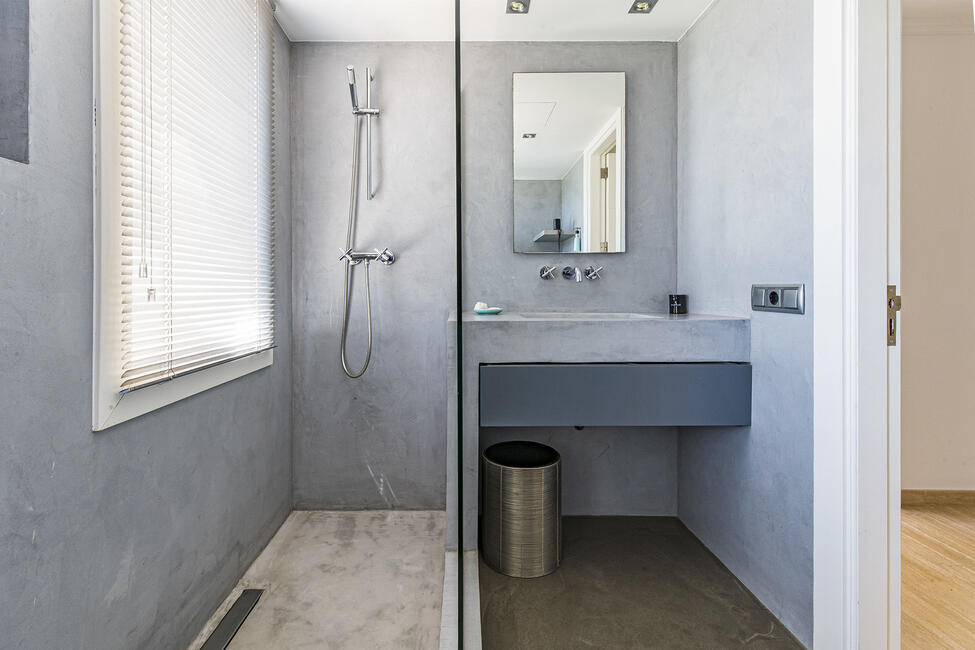 Exklusive Villa mit Pool und wunderschönem Meerblick in Bendinat