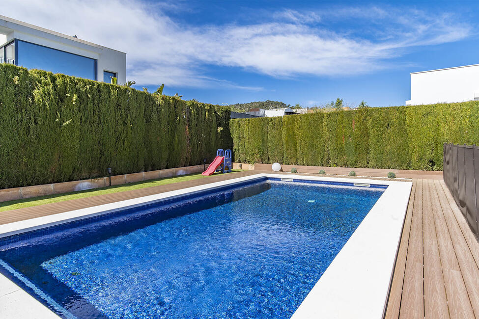 Wunderschöne Villa mit grosser Garage und Pool in La Vileta