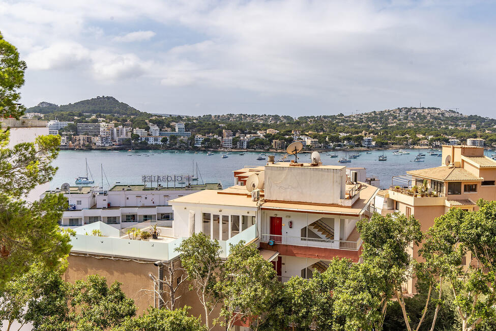 Luxuriöse Neubau-Villa mit Pool und Meerblick in Santa Ponsa