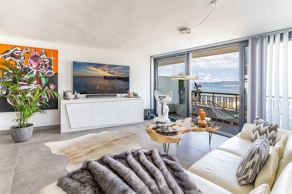 Luxurious penthouse on the seafront with parking space in Playa de Palma