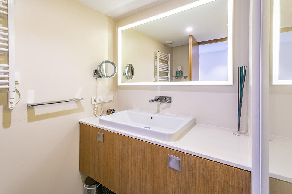 Apartment in 1. Meereslinie mit privatem Meerzugang in San Agustín
