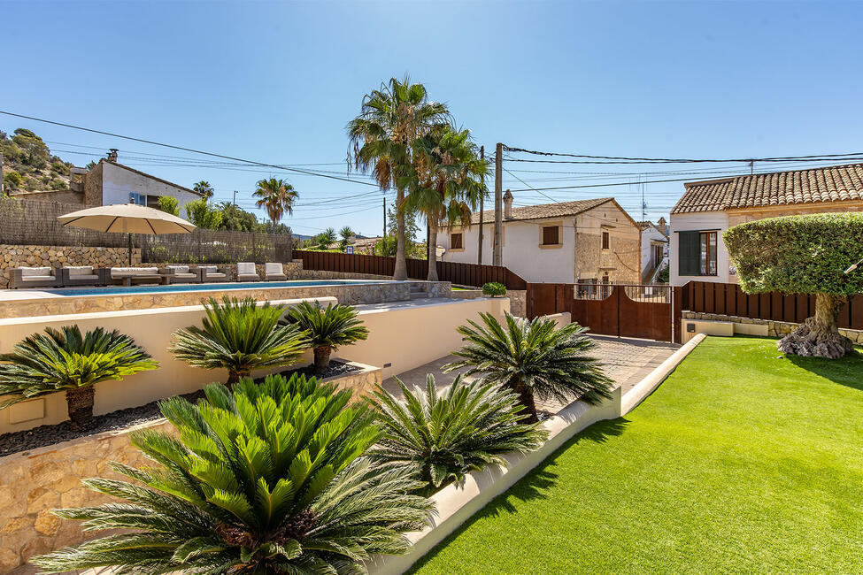 Sonnige und energiesparende Familienvilla mit Pool und Garage in Calvia
